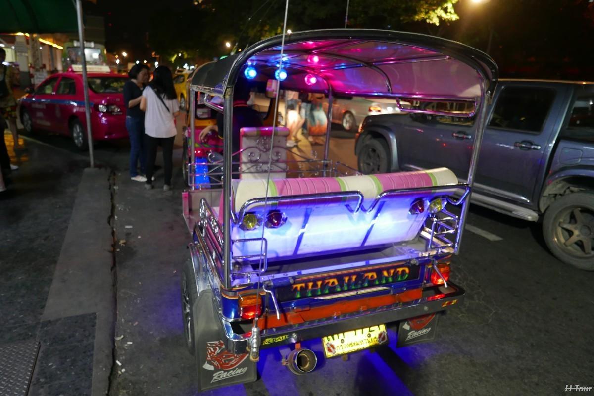 A day with Thai tour guide