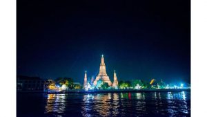 wat arun in the evening